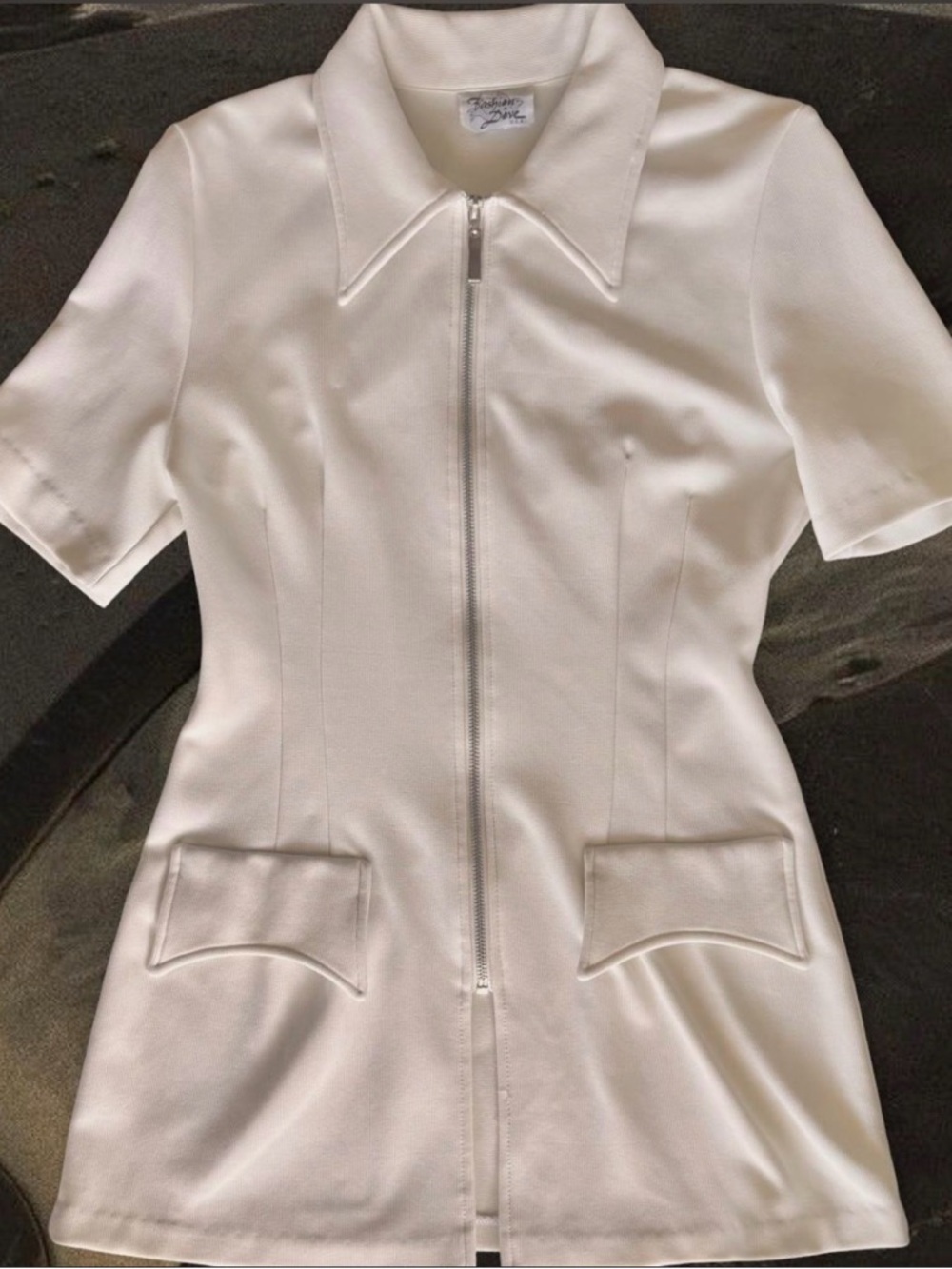 Vintage White Short Sleeve Tunic with Zip Front